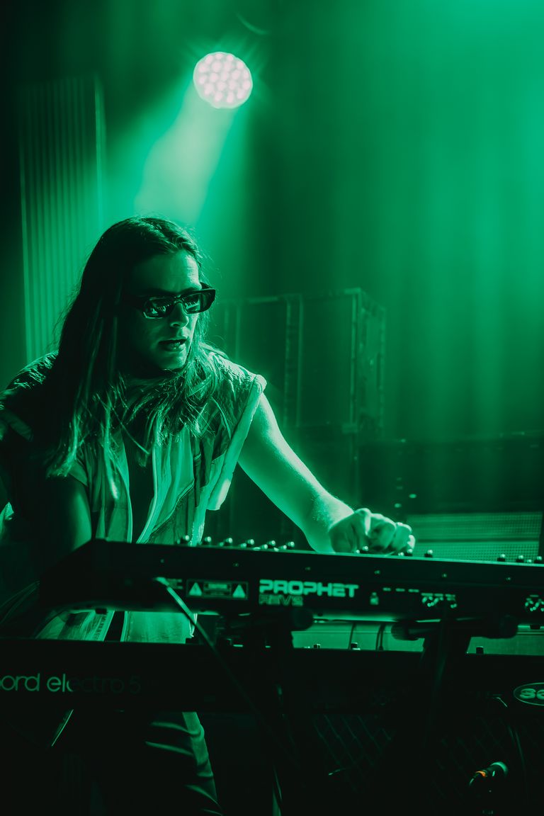 Selve performing live at The Gov in Adelaide 